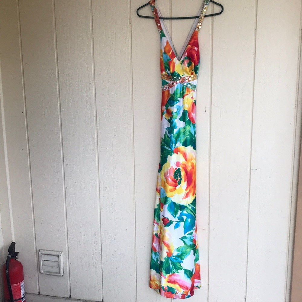 Morgan & Co Summer Dress with soft fabric and vibrant patterns